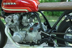 18 Honda CB 750 K Black Dog custom silnik