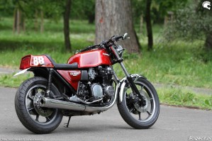 27 Kawasaki KZ 1000 ST