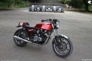 33 Kawasaki KZ 1000 ST