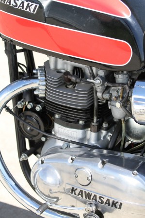 27 Kawasaki W1 cylinder