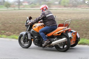 05 Sidecar Moto Pomarancza w akcji