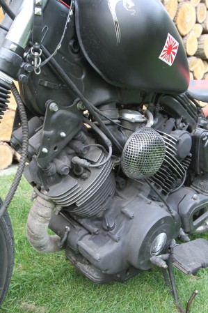 45 Yamaha XV 700 custom silnik