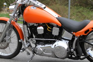 23 Harley Davidson Softail custom silnik