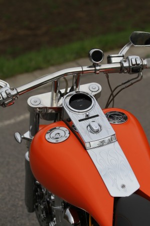 26 Harley Davidson Softail custom zbiornik zegar