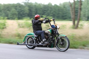 04 Harley Davidson Softail Springer custom w akcji