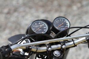 27 Kawasaki KE 125 zegary