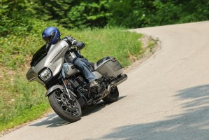 04 test motocykla Harley Davidson Street Glide CVO 2023