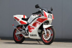 26 Yamaha TZR 250