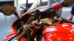 Ducati Panigale V4S model 2025 kierownica