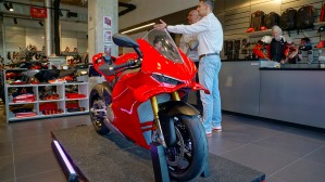 Ducati Panigale V4S model 2025 przod