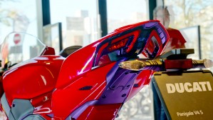 Ducati Panigale V4S model 2025 swiatla tyl