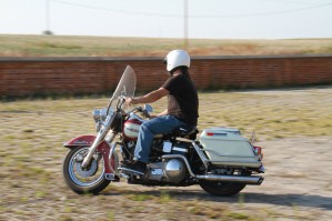 03 Harley Davidson FLH Shovelhead na ulicy