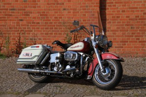 10 Harley Davidson FLH Shovelhead prawy bok