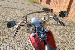 17 Harley Davidson FLH Shovelhead kokpit