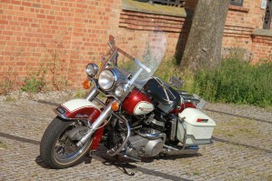 30 Harley Davidson FLH Shovelhead reflektor przod