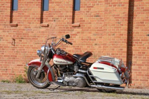 32 Harley Davidson FLH Shovelhead profil