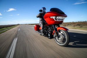 08 Harley Davidson Road Glide 2024 czerwony