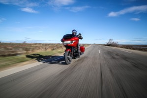 12 2024 Harley Davidson Road Glide czerwony
