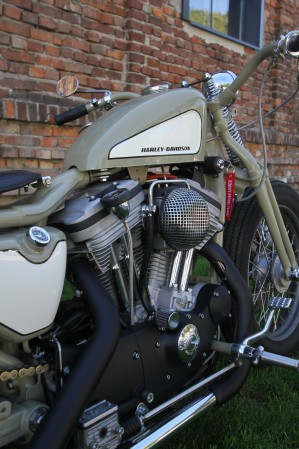 36 Harley Davidson Retro Garage Sportster