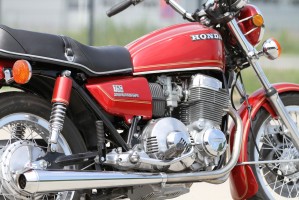 10 Honda CB 750 A Hondamatic tlumik