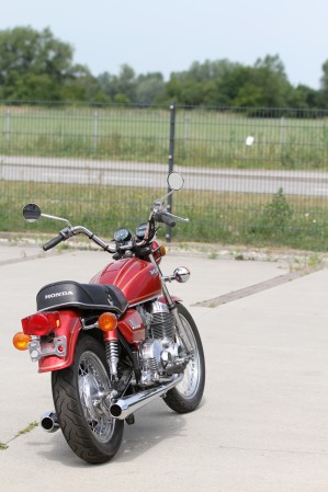 20 Honda CB 750 A Hondamatic tyl