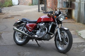 06 Honda CX 500 1981 CUSTOM statyka