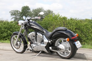 10 Honda Fury VT 1300 CX lewy bok