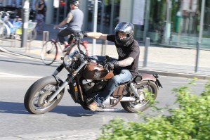 02 Honda VT 1100 Bobber custom na drodze