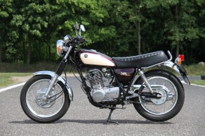 08 Yamaha SR 500 profil
