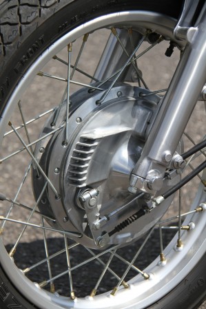 16 Yamaha SR 500 hamulec beben