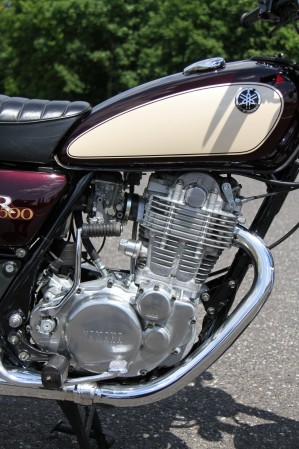 17 Yamaha SR 500 kolektor silnik