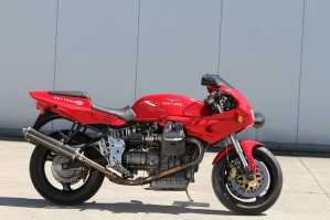 15 Moto Guzzi Daytona RS sportowa linia