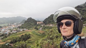 Weronika Kwapisz w wietnamie na motocyklu