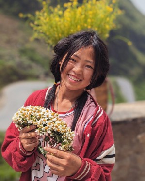 usmiechnieta wietnamska dziewczyna