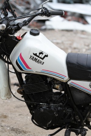 17 Yamaha XT 550 bak logo