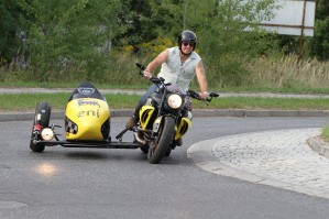 03 Buell 1125 CR z koszem bocznym Szajbas Garage jazda
