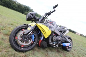 17 Buell 1125 CR z koszem custom