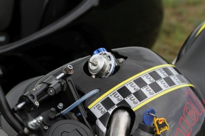 33 Buell 1125 CR z koszem bocznym Szajbas Garage amortyzator skretu