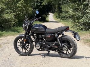 05 Honda GB350S szutry