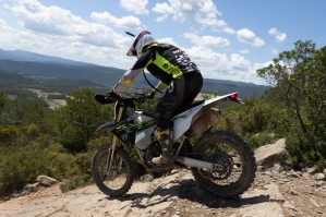 23 TRIUMPH TF 250 E test enduro w terenie gorskim