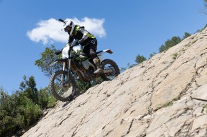 39 TRIUMPH TF 250 E nowosc w terenie