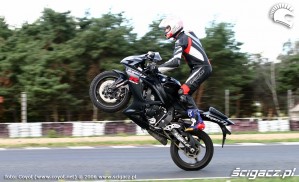 raptowny gixxer wheelie