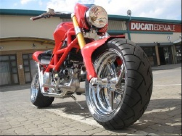 Moto Frisoli Ducati zlote USD