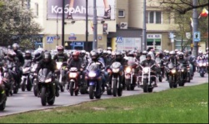 parada wciaz sie ciagnie Otwarcie sezonu motocyklowego Bemowo 2010