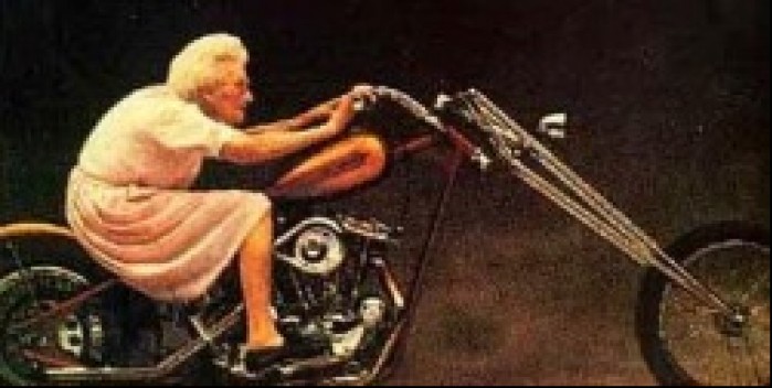 babcia na motocyklu