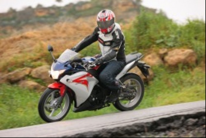 w ruchu Honda CBR250R 2011