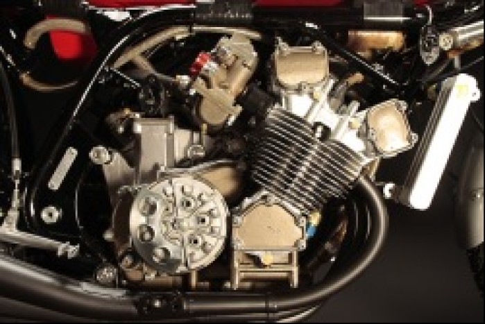 Honda RC 166 silnik