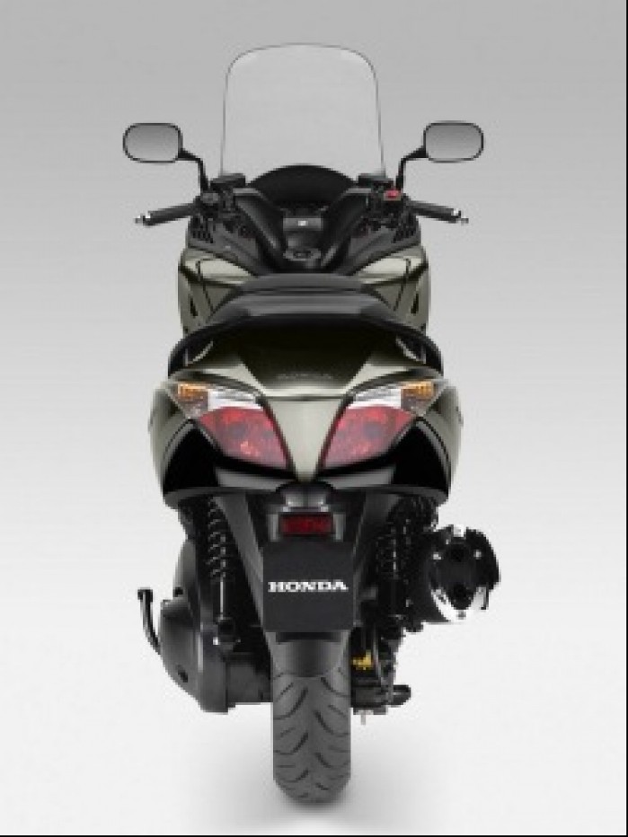 Honda SW-T600 tyl
