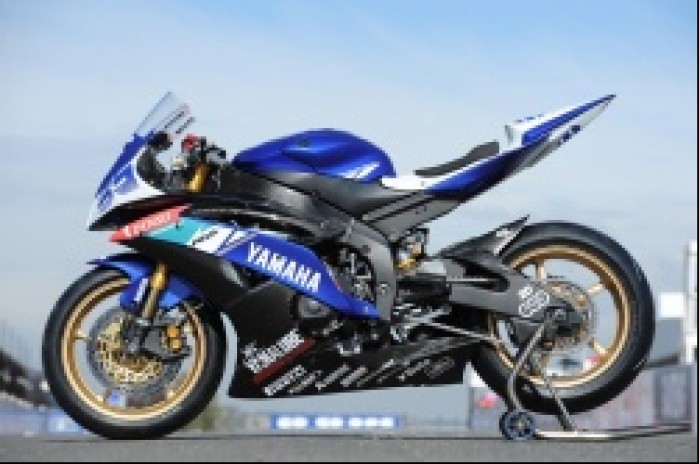 Yamaha R6 Cal Crutchlow