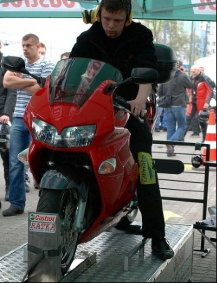 Hamownia na stacji BP BP - motocyklowa niedziela 2010